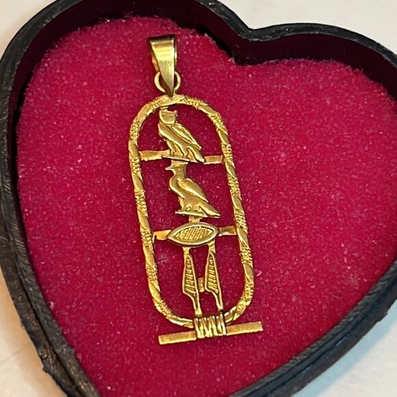 14k gold vintage Egyptian pennant hieroglyphics -“MARY” 1.5” tall, 1/2” wide - Picture 3 of 7